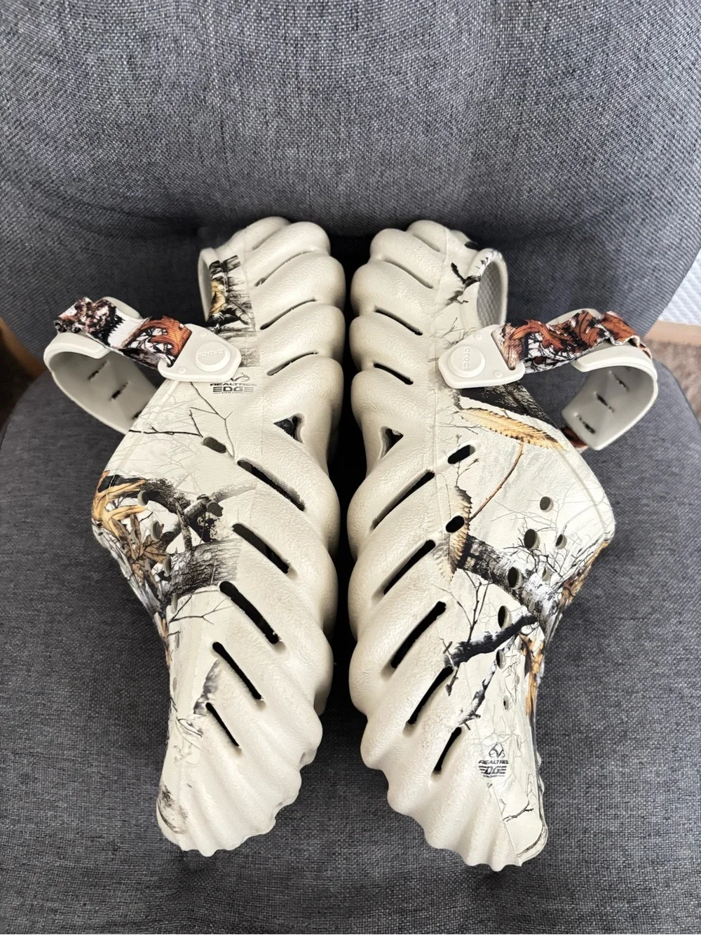 CROCS ECHO CLOGS IN REALTREE EDGE BONE WHITE CAMOUFLAGE PRINT, size 7M/9W